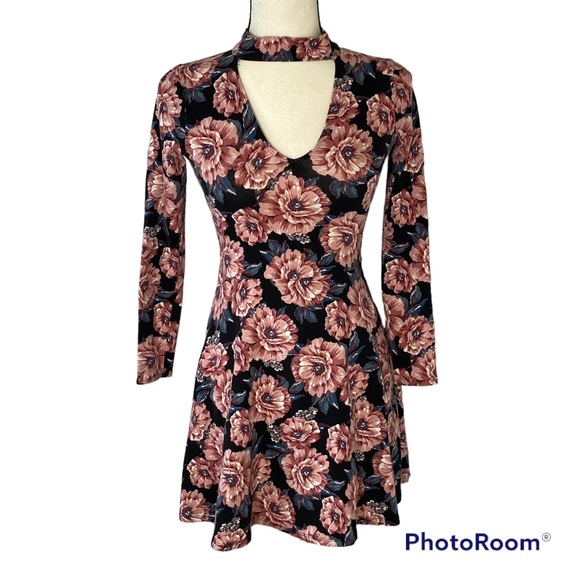 hollister floral skater dress Hollister Black Floral Button-Front Off-The-Shoulder Skater Dress size S NWT